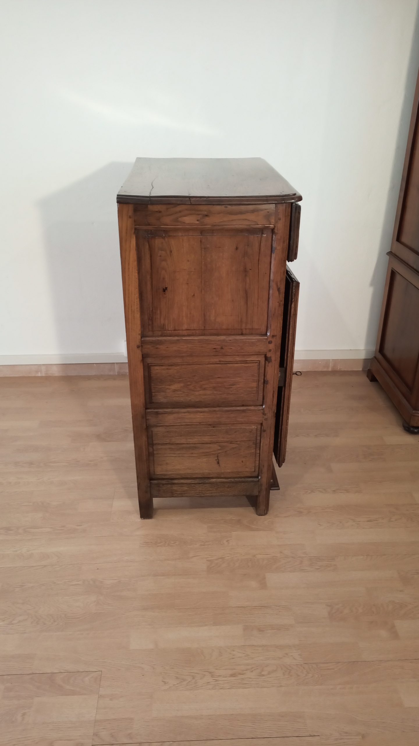 Low sideboard 1700