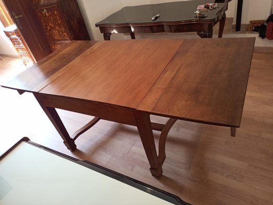 Liberty antique extendable dining table in cherry, Italy, 1920s