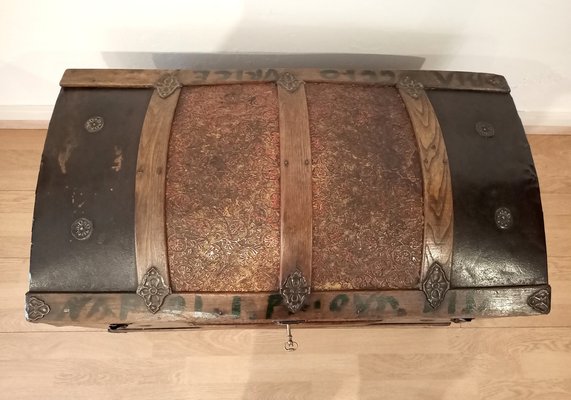Travel trunk from early twentieth century, 1910s