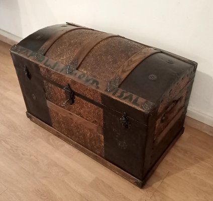Travel trunk from early twentieth century, 1910s