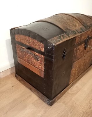 Travel trunk from early twentieth century, 1910s