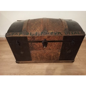 Travel trunk from early twentieth century, 1910s
