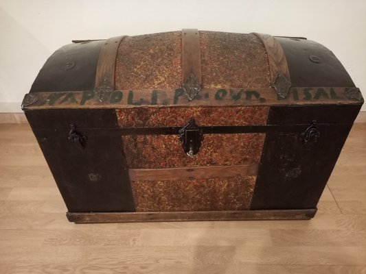 Travel trunk from early twentieth century, 1910s