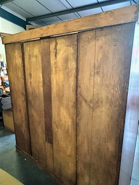 Victorian compactum wardrobe