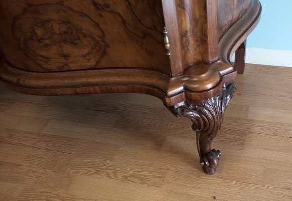 Vintage sideboard in walnut