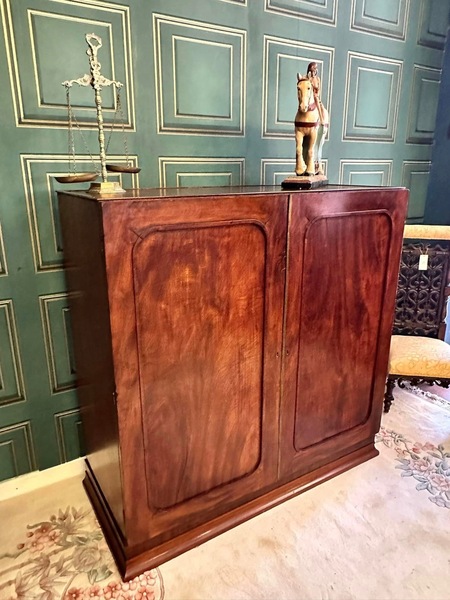 Victorian Mahogany Cabinet