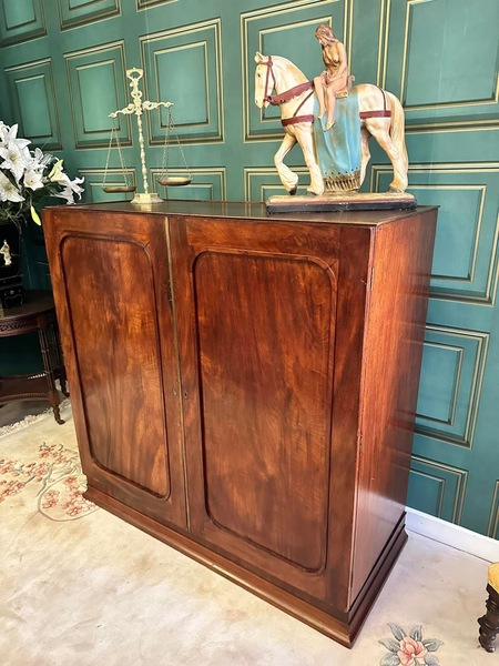 Victorian Mahogany Cabinet