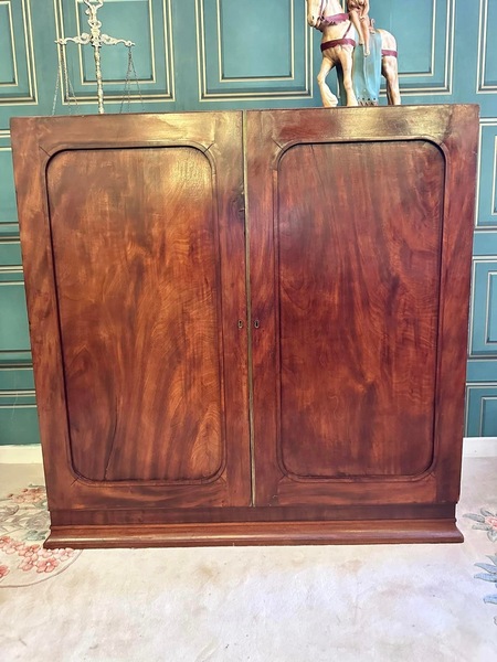 Victorian Mahogany Cabinet