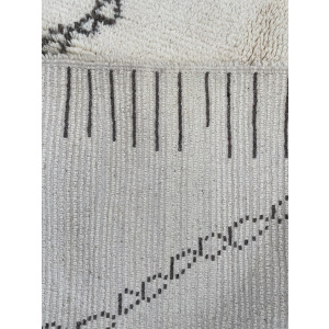 White Beni Ouarain Handknotted Berber Rug