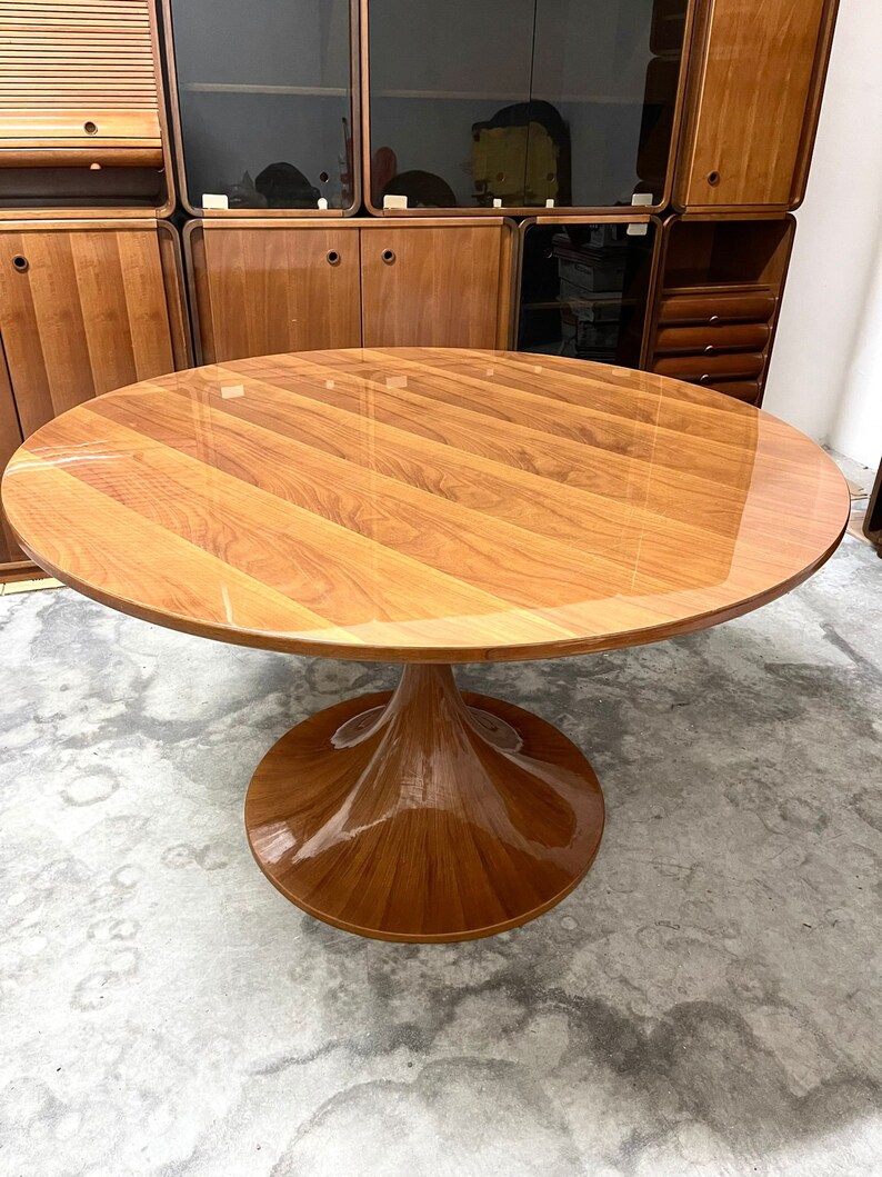 Dining Round Table in Walnut by Angelo Massoni for Mobilia