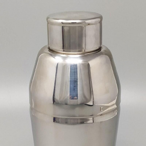 1970s Cocktail Shaker by Guy Degrenne in Stainless Steel. Made in France