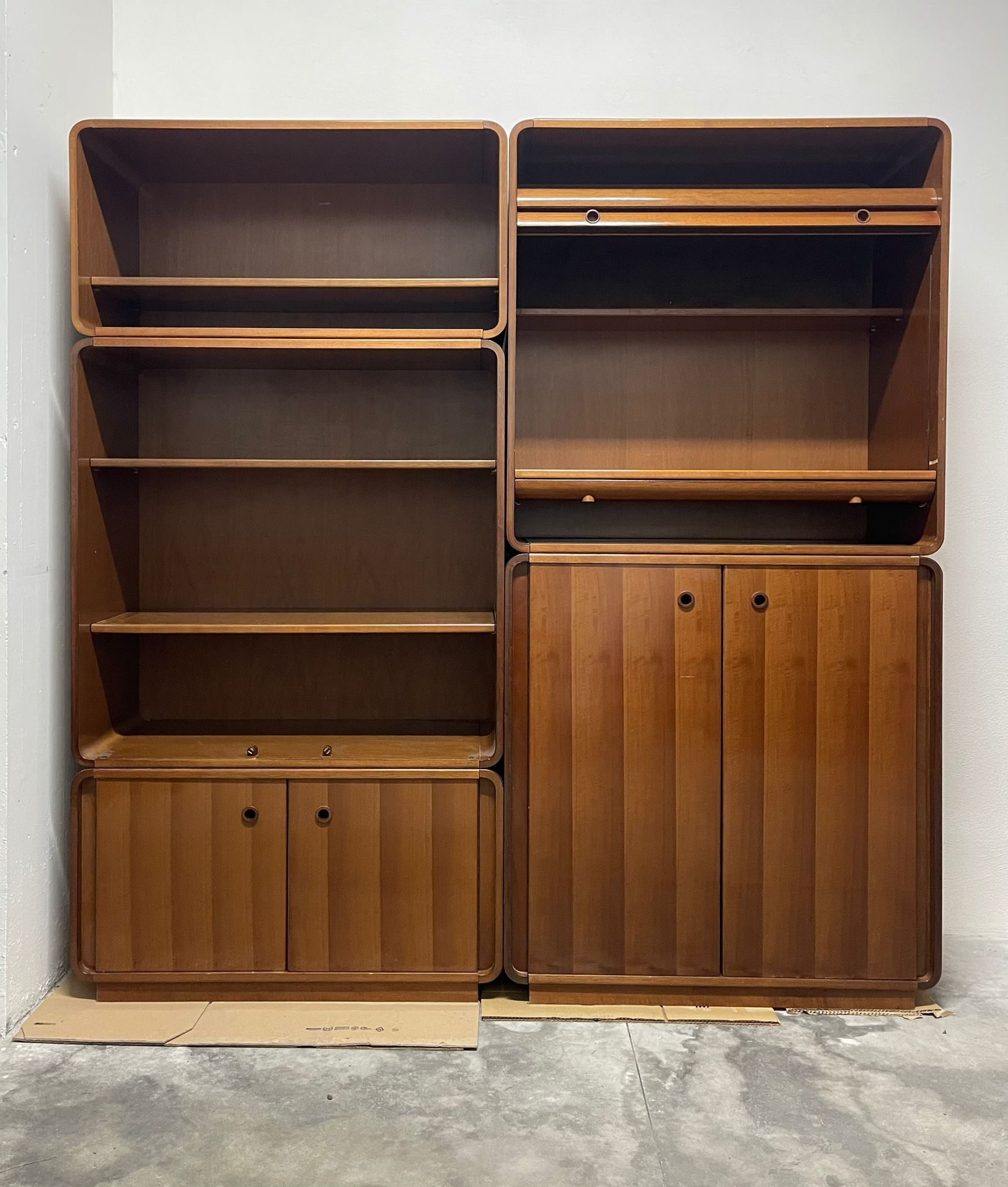 shelf Unit Italian National Walnut of 1970 Made by Company Mobilia