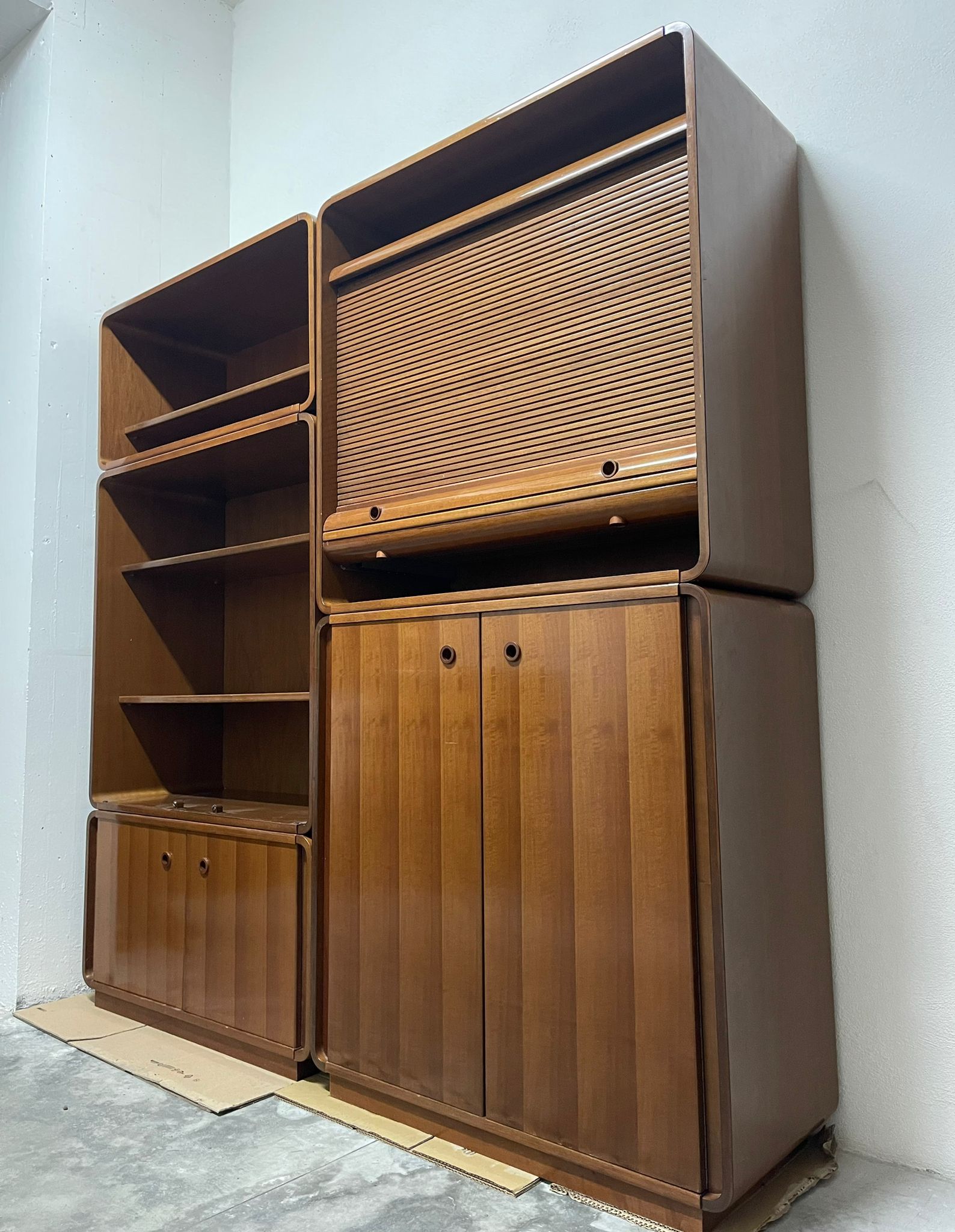 shelf Unit Italian National Walnut of 1970 Made by Company Mobilia