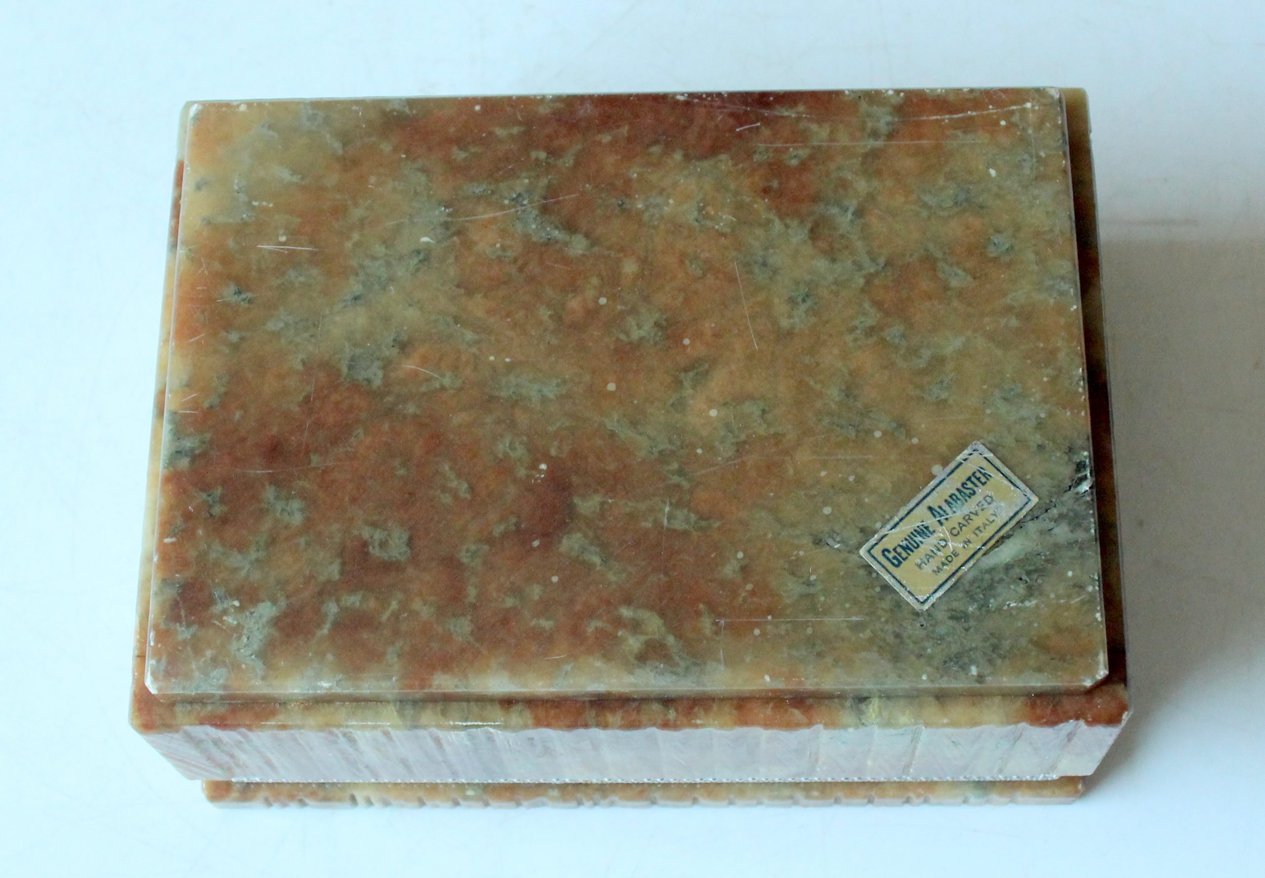 Hand carved italian onyx/alabaster cigarette box, vintage from the 1960s