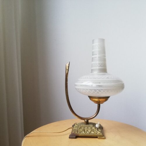 Brass and frosted glass Art Nouveau Aladdin small table lantern lamp