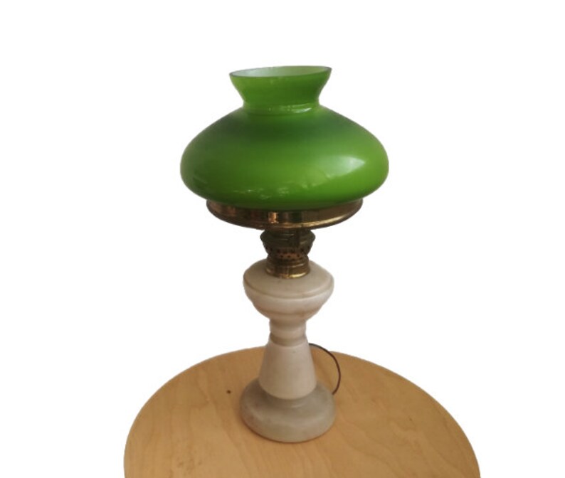 Vintage Hurricane library lamp in marble and green oplaine glass
