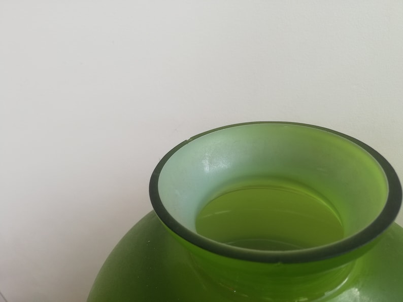 Vintage Hurricane library lamp in marble and green oplaine glass