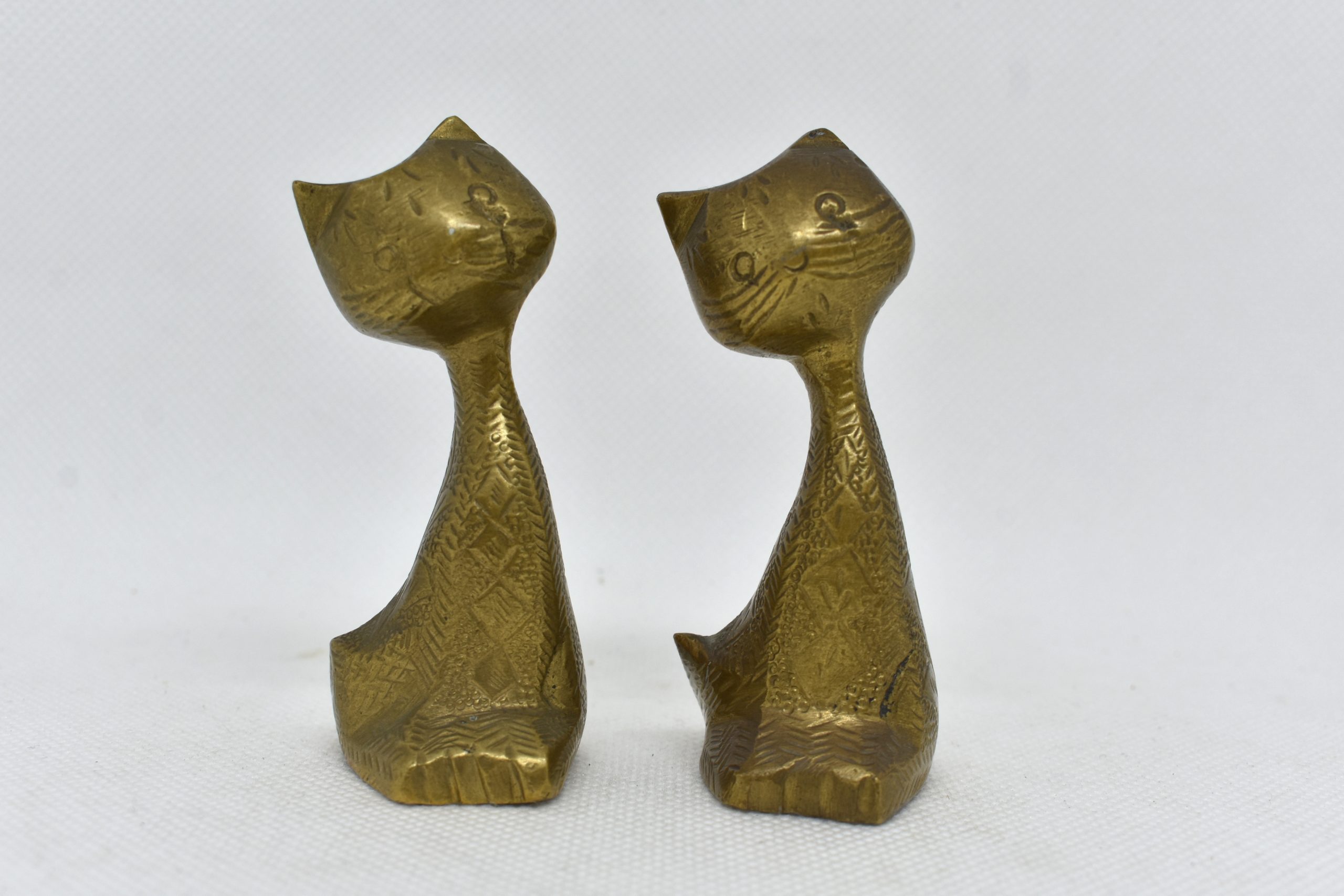 Brass Cat Figurines set of 2, Midcentury Indian small cat statues