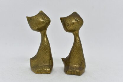 Brass Cat Figurines set of 2, Midcentury Indian small cat statues - Image 2