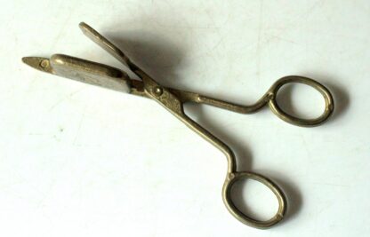 1950s - brass candle scissors - candle snuffer - Image 2