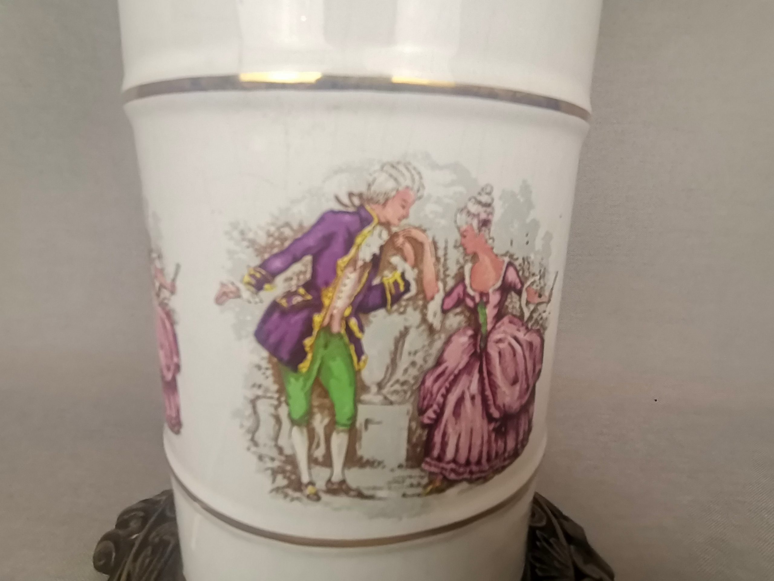 Large Gone with the wind Hurricane ceramic bedside table lamp
