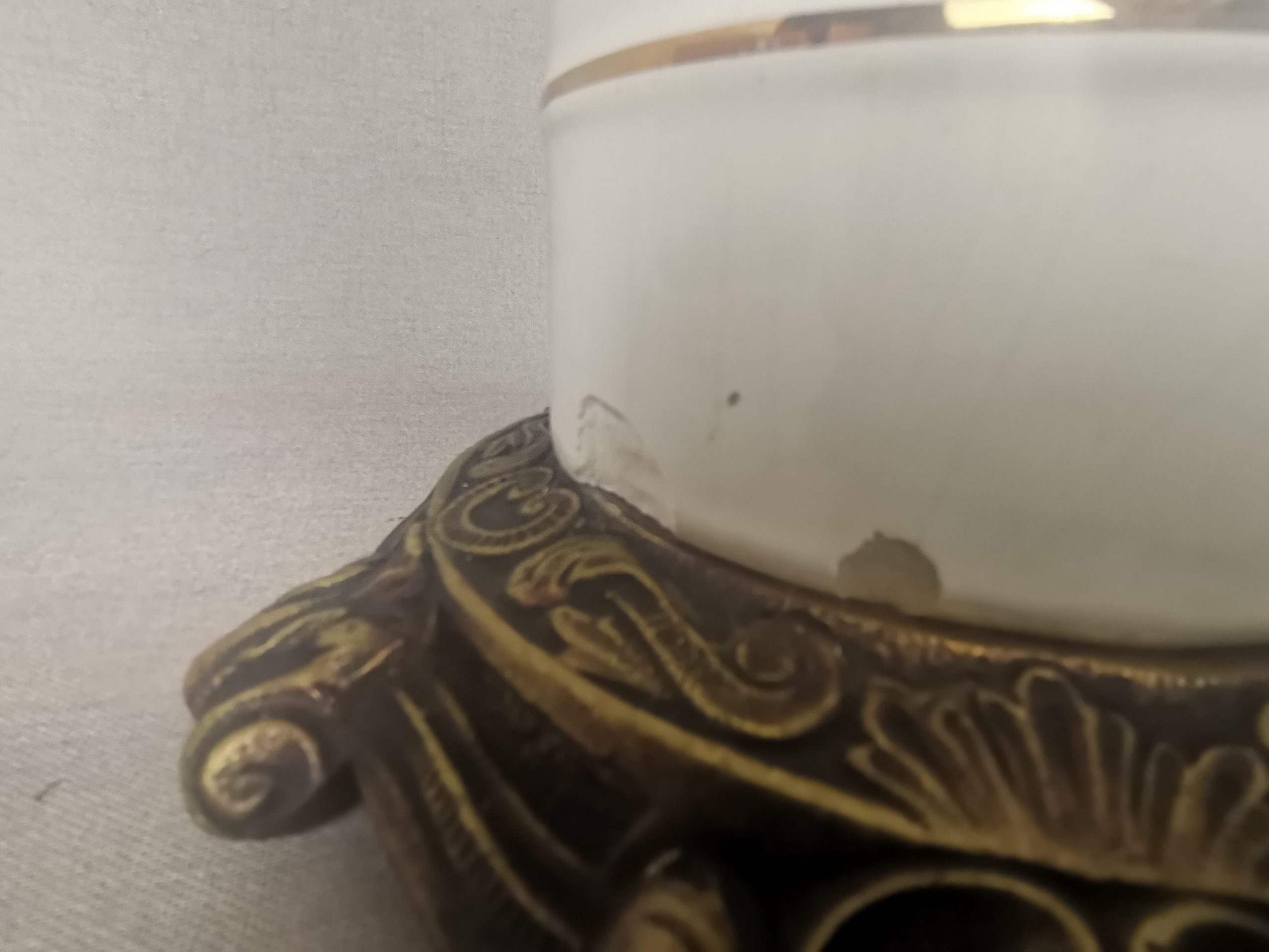 Large Gone with the wind Hurricane ceramic bedside table lamp