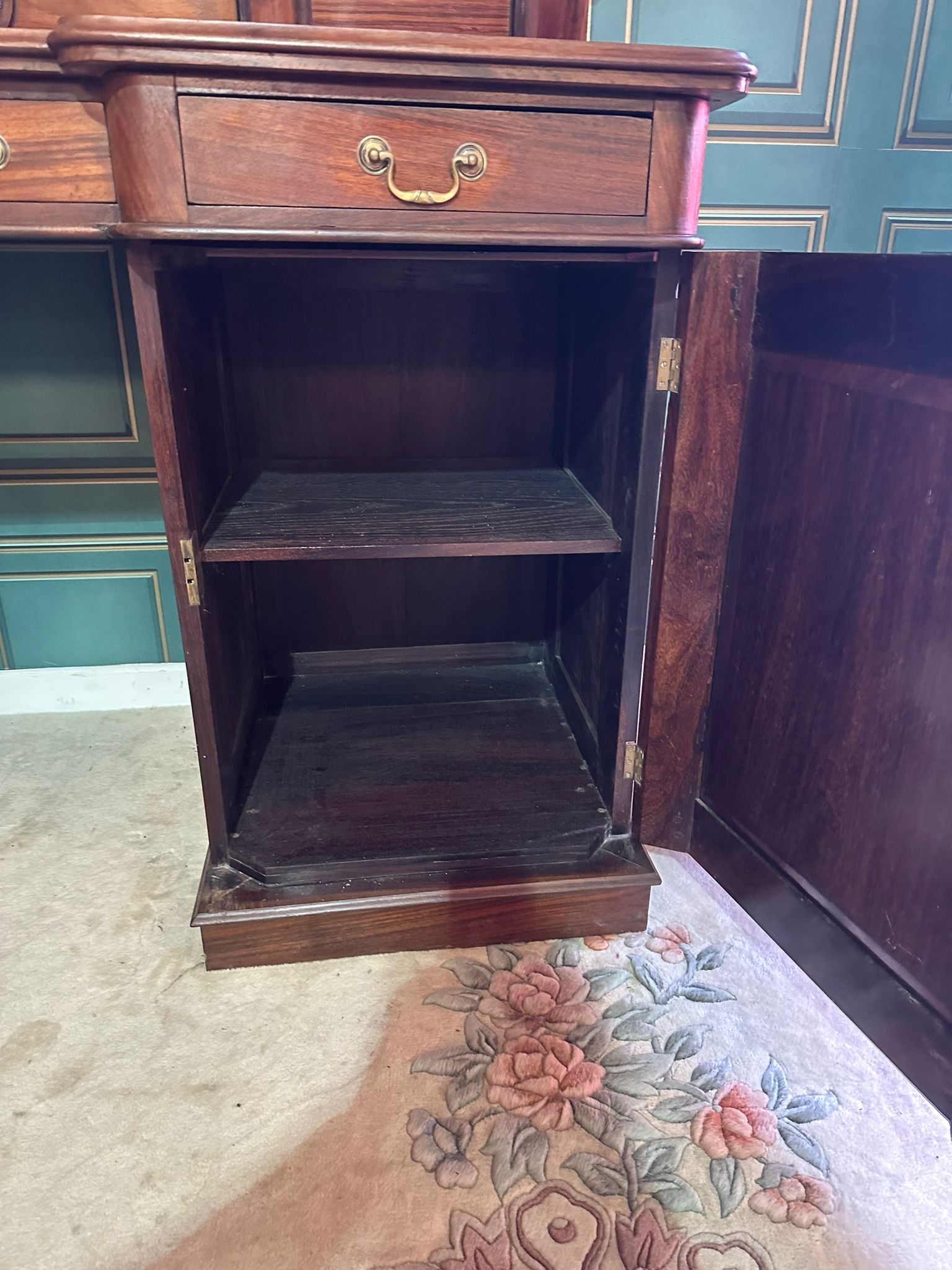 Victorian mahogany breakfront twin pedestal chiffonier
