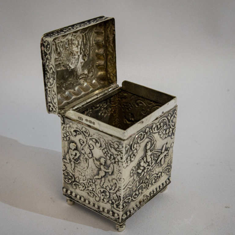 Attractive Silver Tea Caddy - Image 3