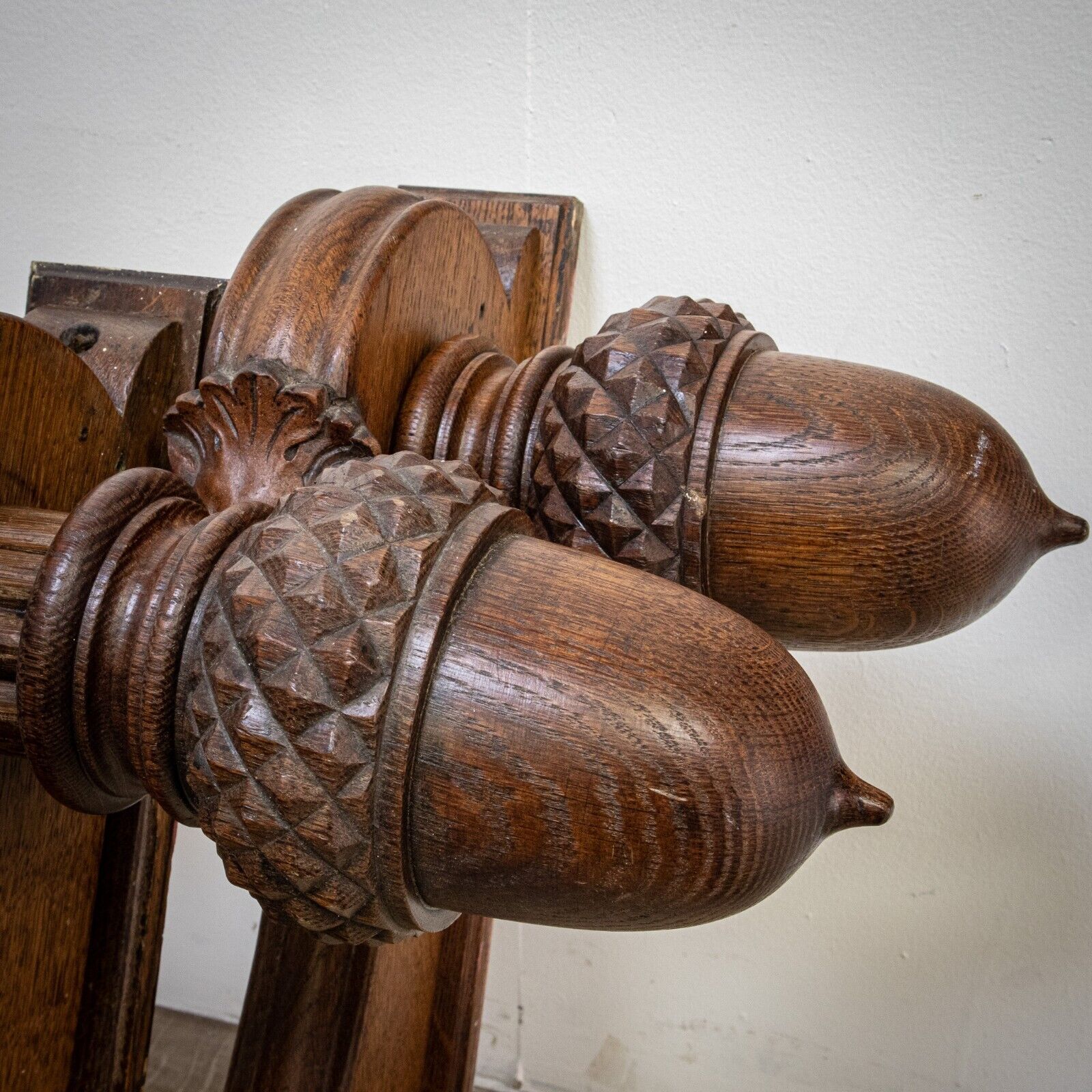 Set of 2 Oak Curtain Poles with Acorn Finials