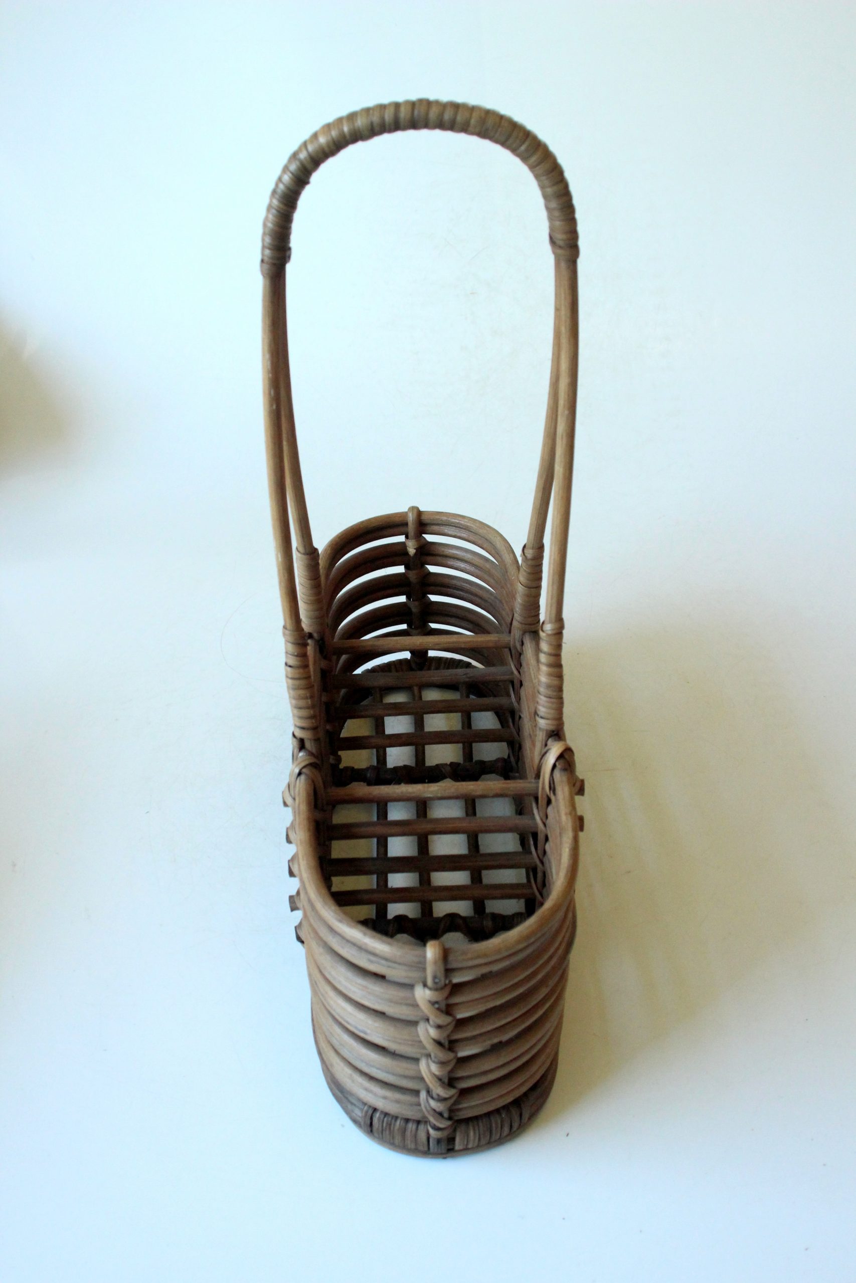 1970s Vintage - Handmade braided wine bottle holder, made of wicker, rattan and bamboo