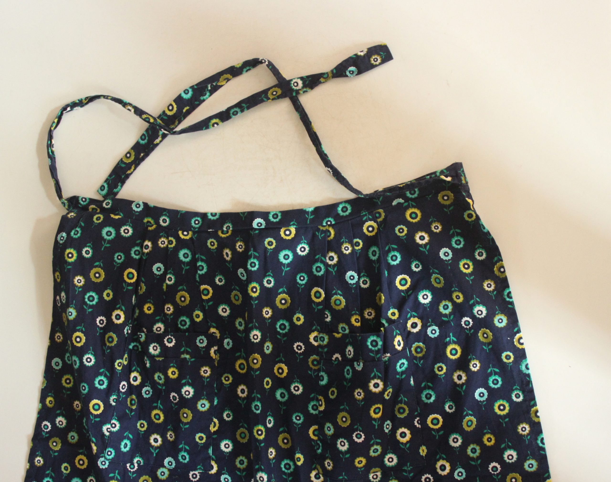 1970s unworn old german cotton apron to tie, vintage