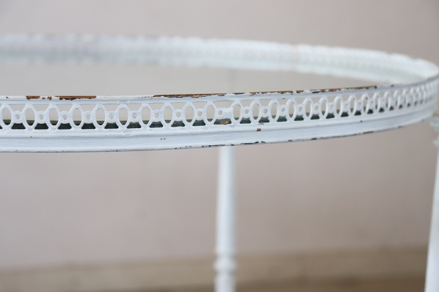 White Lacquered Brass and Two Glass Tops Round Drinks Trolley, 1980s