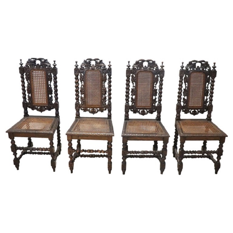 Late 19th Century Carved Walnut Chairs with Vienna Straw, Set of 4