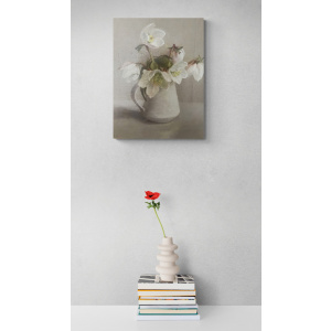 Anna Hornby still like painting of chrismas roses