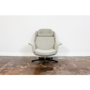 Swivel Chair "B7041" by Radomsko In Bouclé, Poland, 1970's
