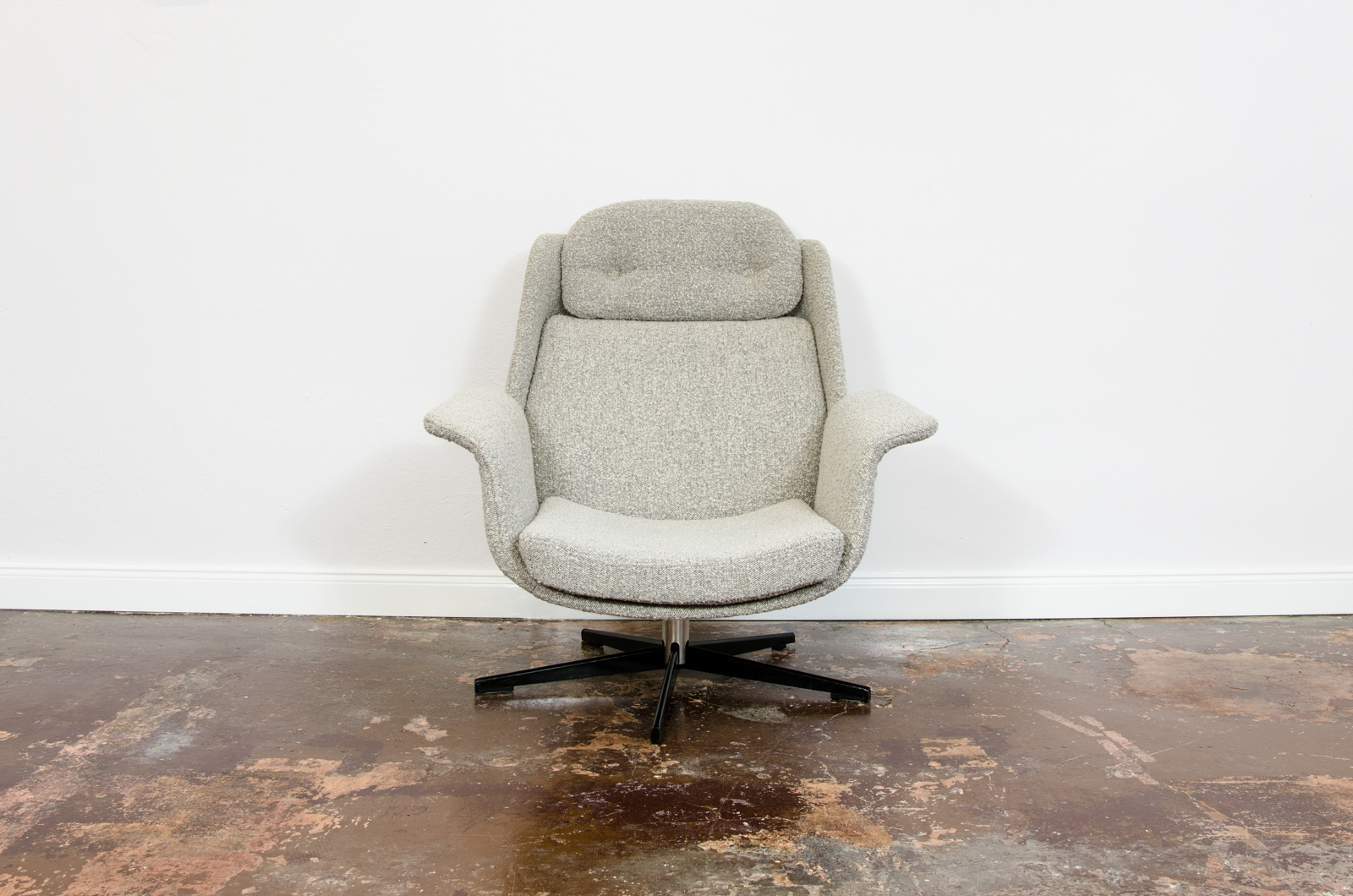 Swivel Chair "B7041" by Radomsko In Bouclé, Poland, 1970's
