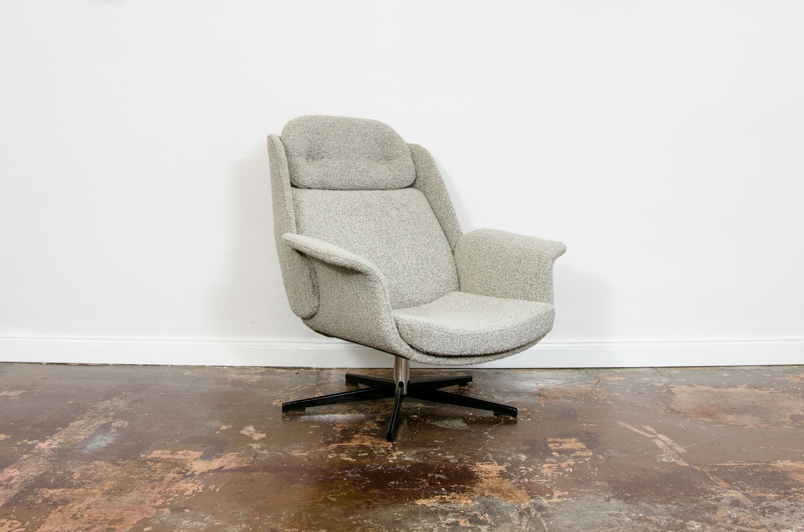 Swivel Chair "B7041" by Radomsko In Bouclé, Poland, 1970's