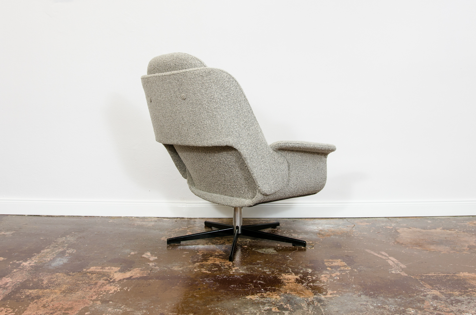 Swivel Chair "B7041" by Radomsko In Bouclé, Poland, 1970's