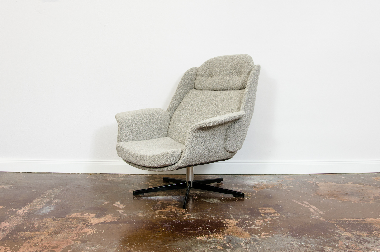 Swivel Chair "B7041" by Radomsko In Bouclé, Poland, 1970's