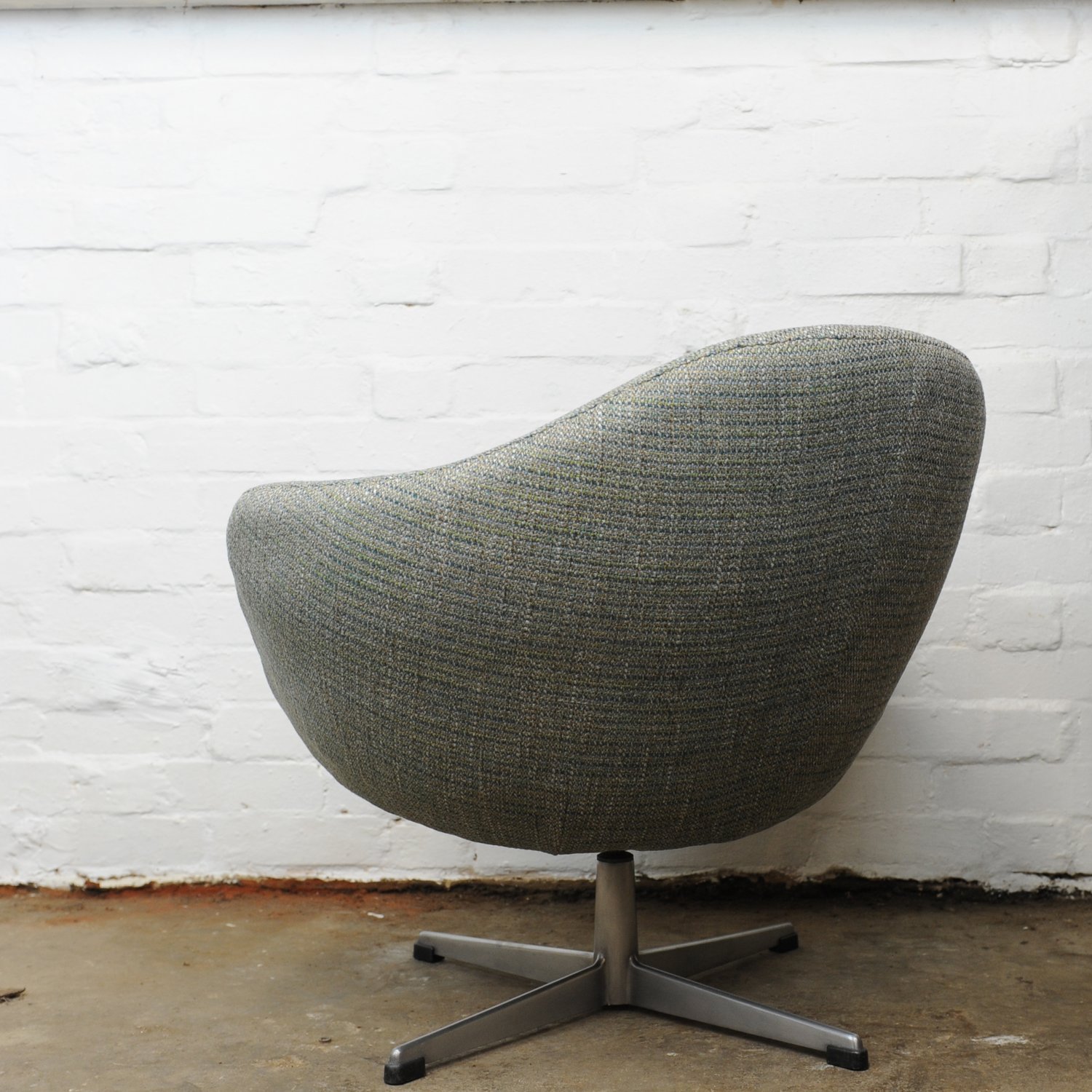 Vintage Swivel Newly Upholstered Blue/Grey Egg Chair, 1970s