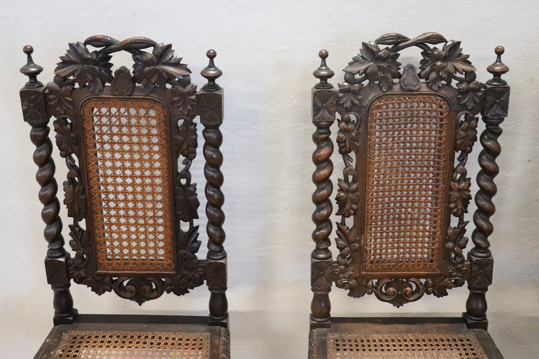Late 19th Century Carved Walnut Chairs with Vienna Straw, Set of 4