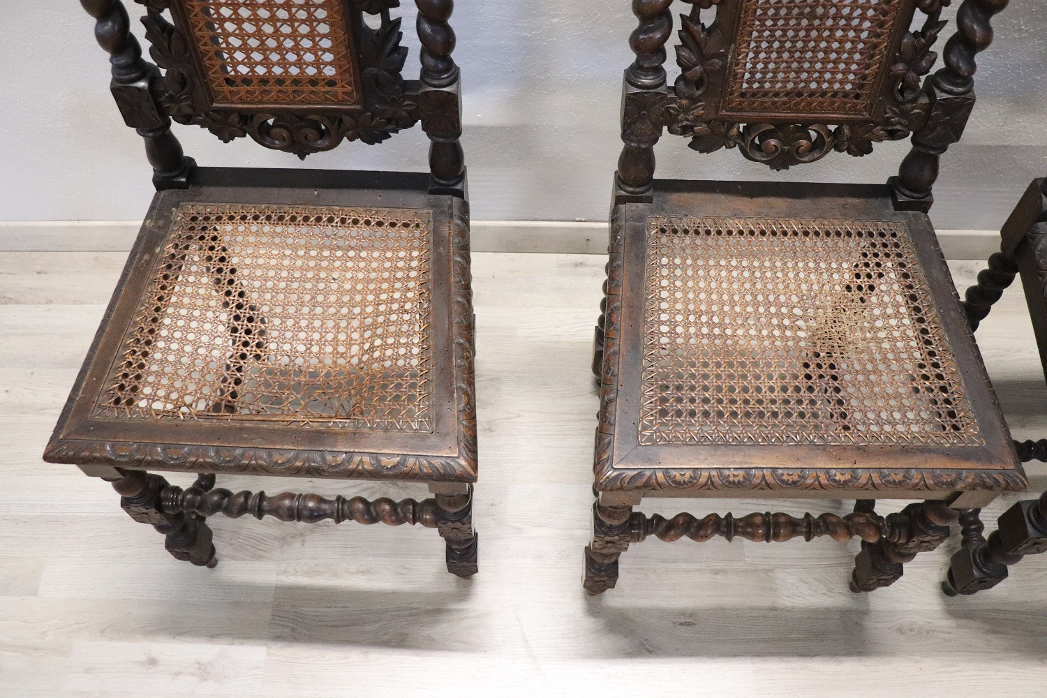 Late 19th Century Carved Walnut Chairs with Vienna Straw, Set of 4