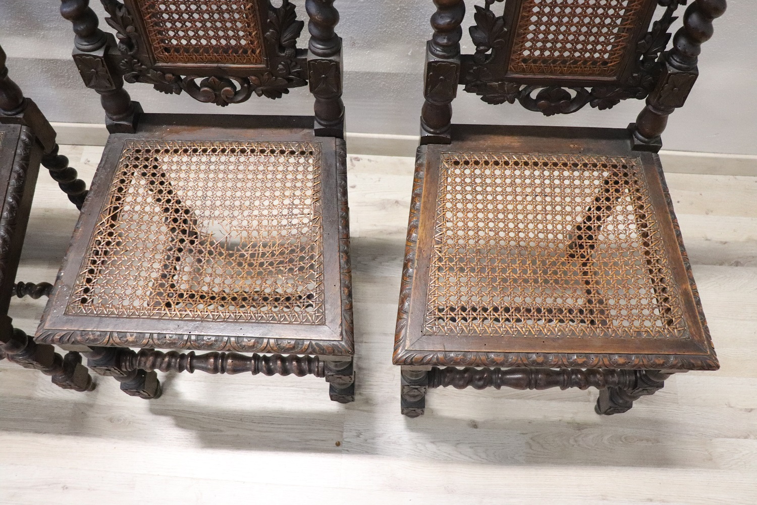 Late 19th Century Carved Walnut Chairs with Vienna Straw, Set of 4