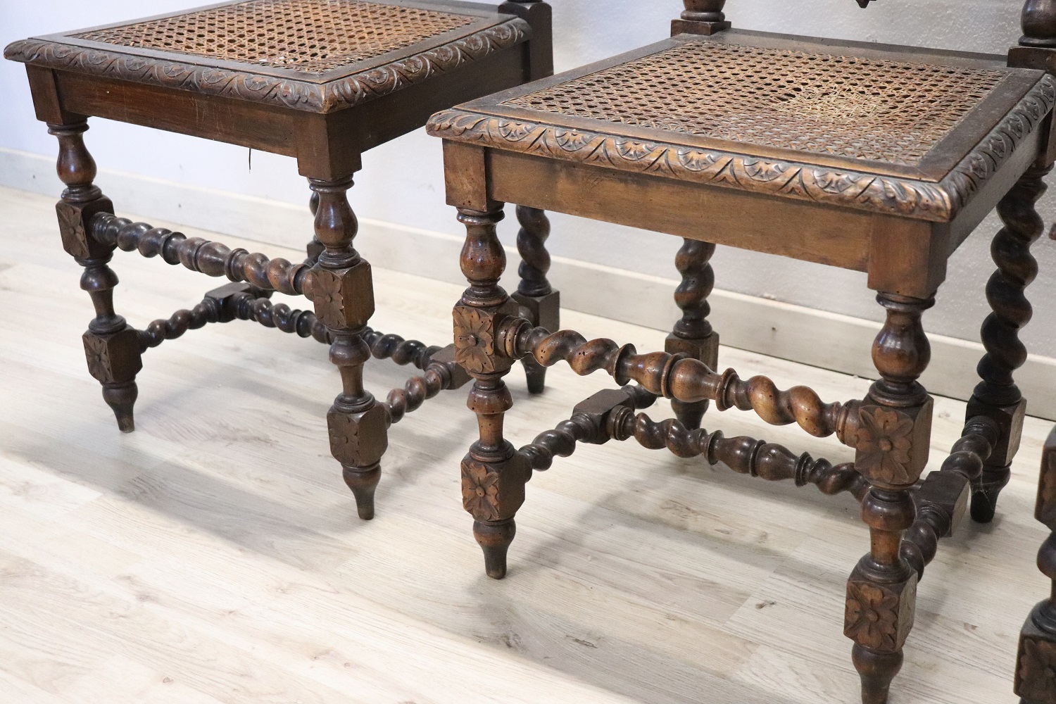 Late 19th Century Carved Walnut Chairs with Vienna Straw, Set of 4
