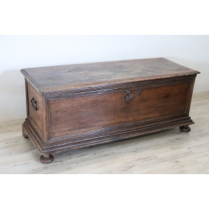 17th Century Blanket Chest in Walnut Wood