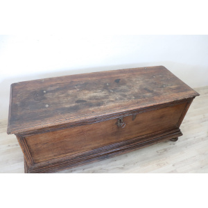 17th Century Blanket Chest in Walnut Wood
