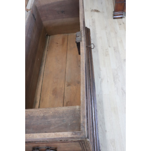 17th Century Blanket Chest in Walnut Wood