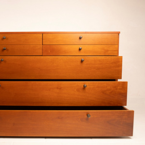 Chest of drawers "1080" by Luca Meda for Molteni