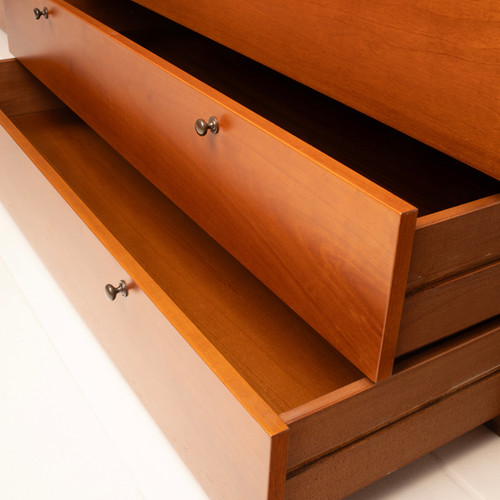 Chest of drawers "1080" by Luca Meda for Molteni