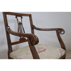 Antique Armchair in Walnut, 18th Century